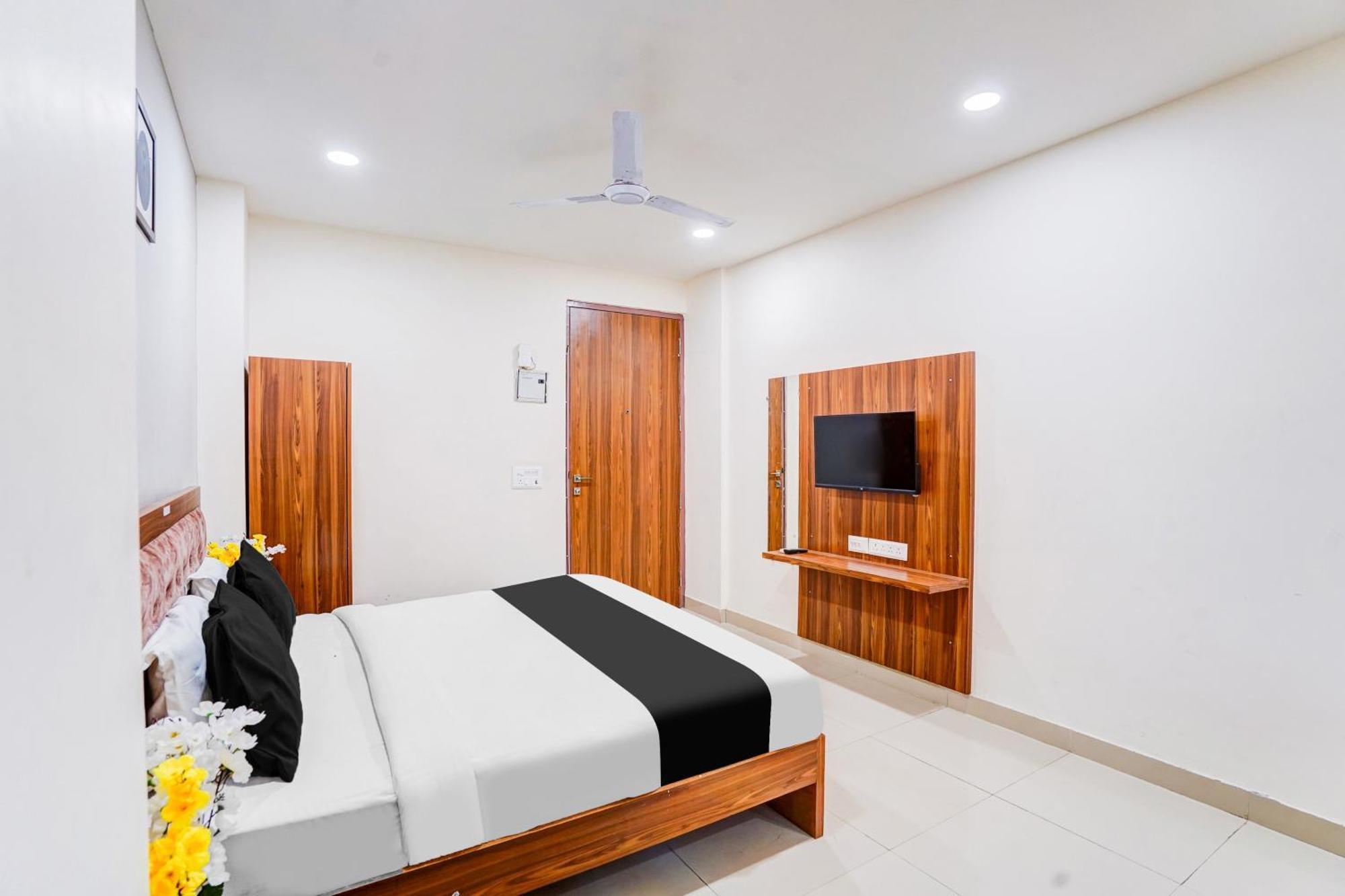 Hotel Super Collection O Sector 104 Noida Exterior foto
