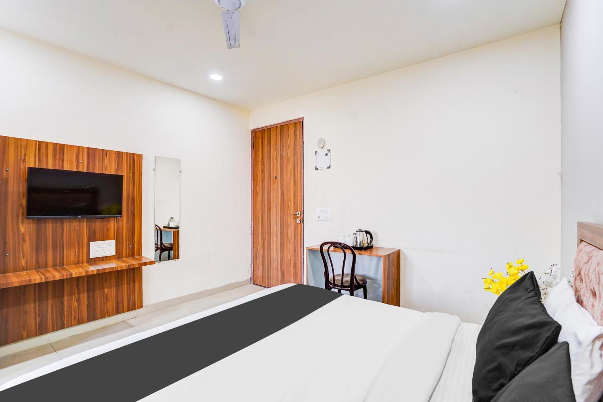 Hotel Super Collection O Sector 104 Noida Exterior foto