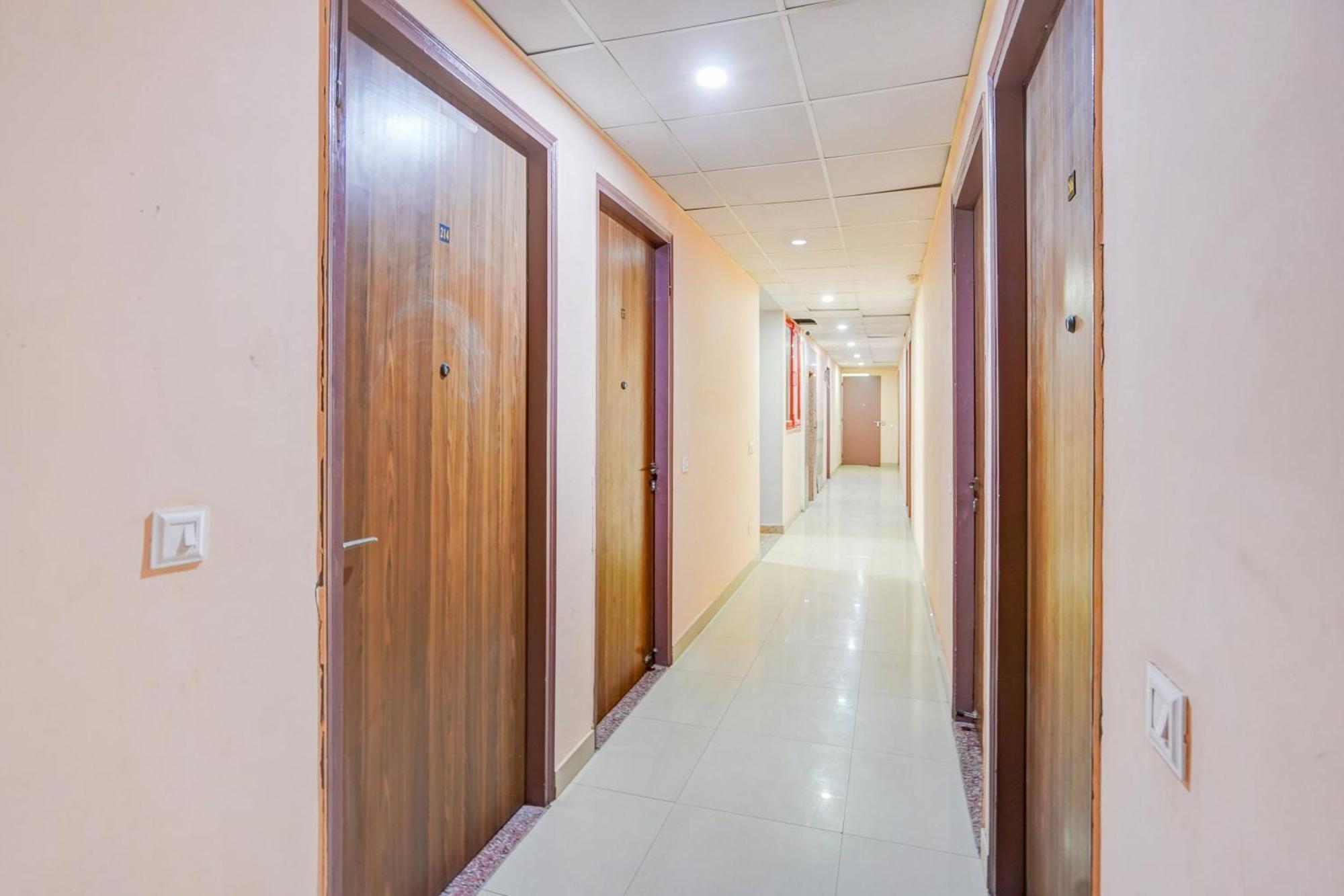 Hotel Super Collection O Sector 104 Noida Exterior foto