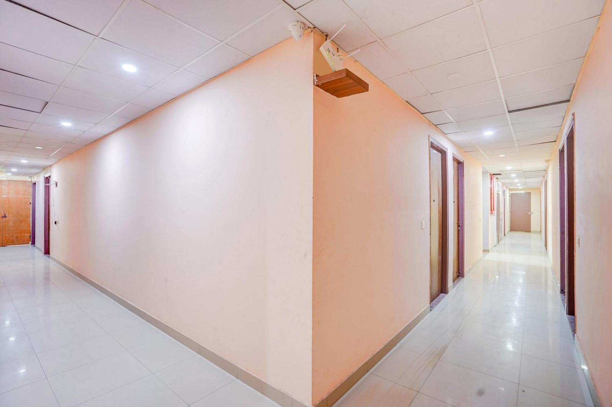 Hotel Super Collection O Sector 104 Noida Exterior foto