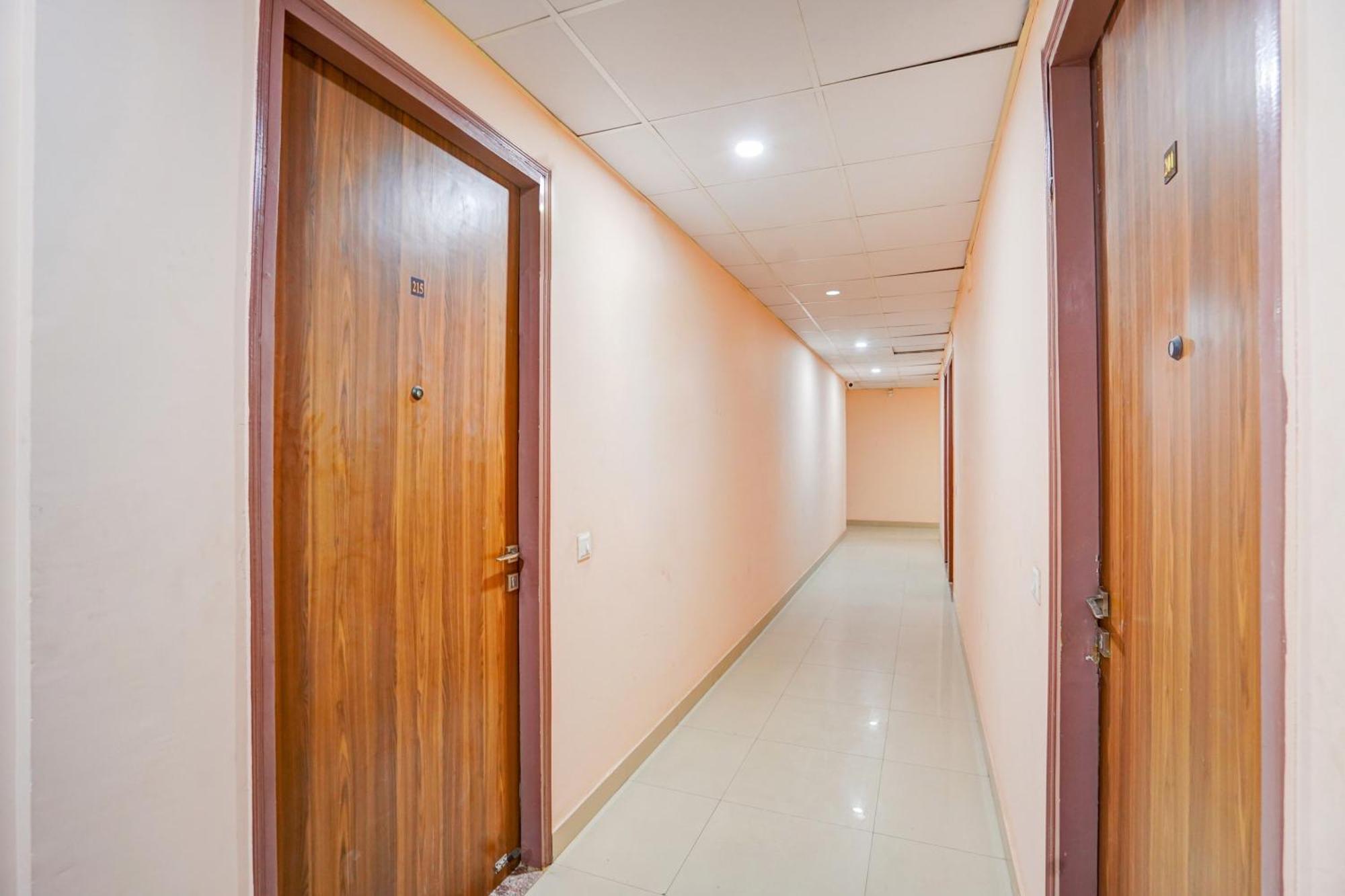 Hotel Super Collection O Sector 104 Noida Exterior foto
